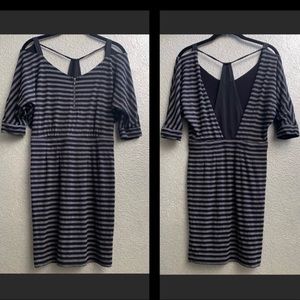CLEARANCE ‼️ Guess striped zipper cold shoulder stylish dress medium